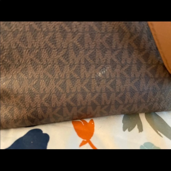 AUTHENTIC 💯% Michael Kors Large Tote - Picture 12 of 12